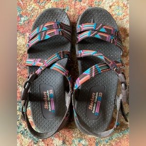 SKECHERS REGGAE NATIVE VIBEZ SANDAL BROWN SIZE 7